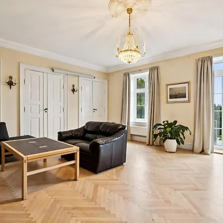 Unique Seaside Estate Perfect For Weddings, Events And Large Groups Rønde