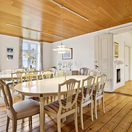 Unique Seaside Estate Perfect For Weddings, Events And Large Groups Rønde